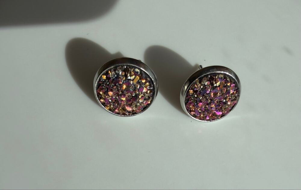 Crushed stone stud earrings
